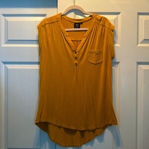 XL Bobeau Dark Yellow Button V-Neck Short Sleeve Shirt